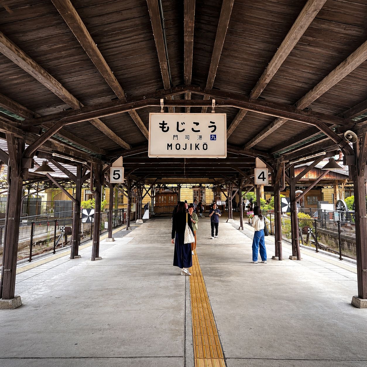 門司港駅のホーム